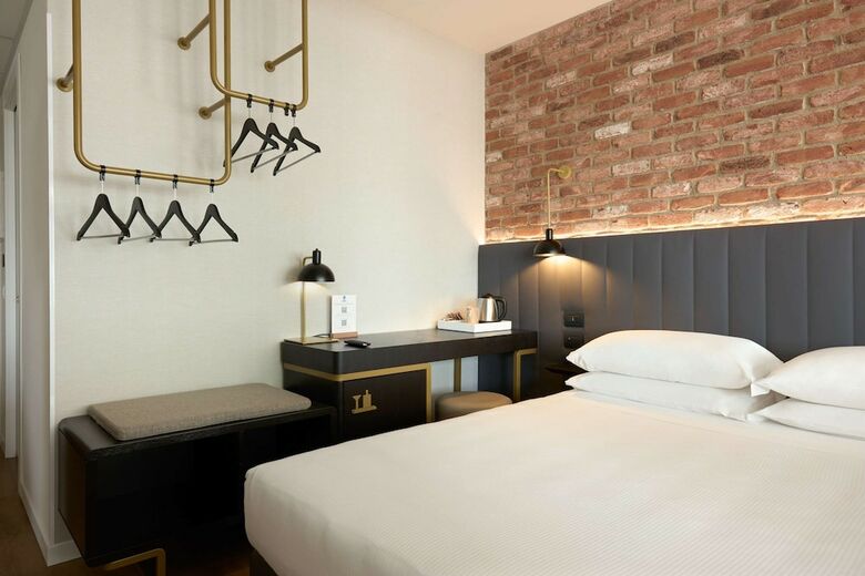 Hotel Tritone