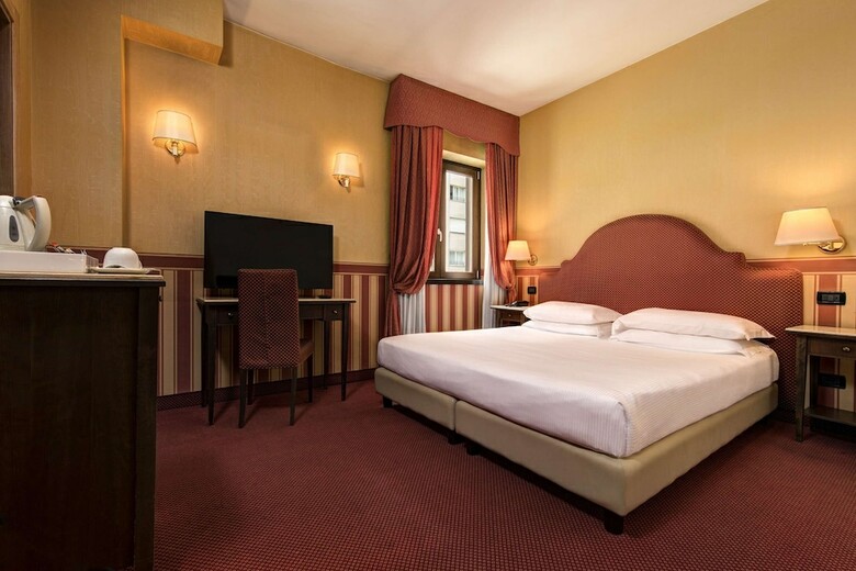 Hotel Tritone