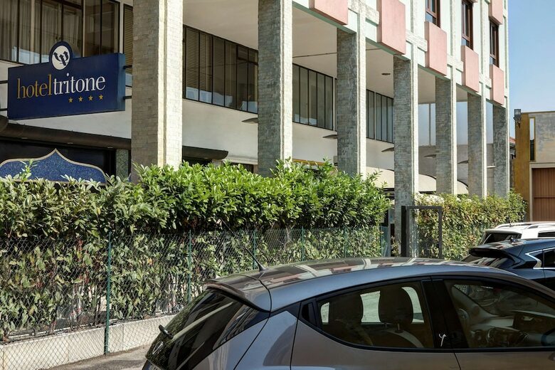 Hotel Tritone