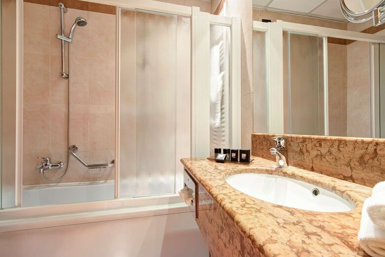 Hotel Tritone
