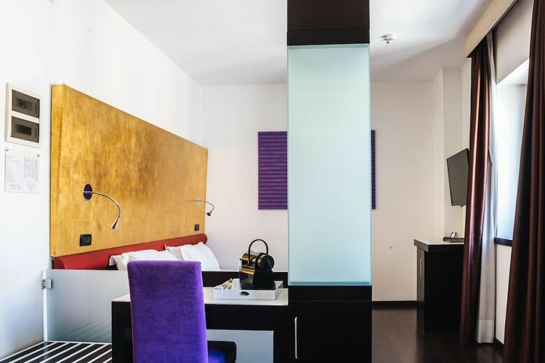 Hotel Tritone