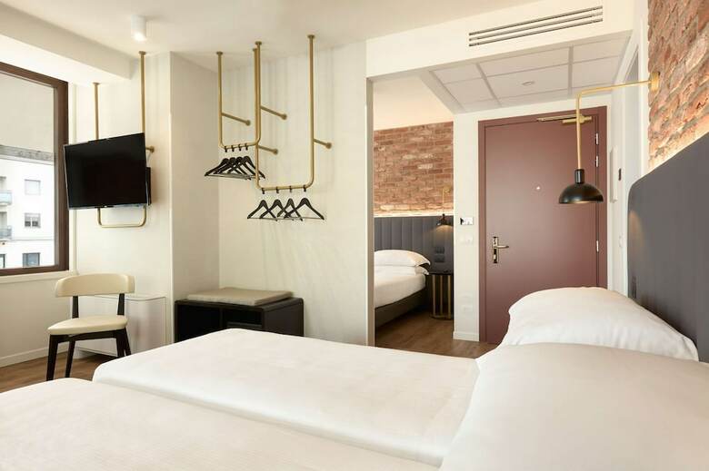 Hotel Tritone