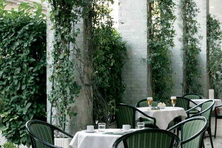 Hotel Tritone