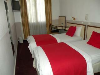 Hotel Lutetia(.)