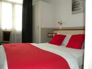 Hotel Lutetia(.)