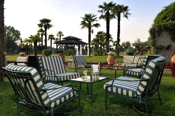 Royal Garden Hotel