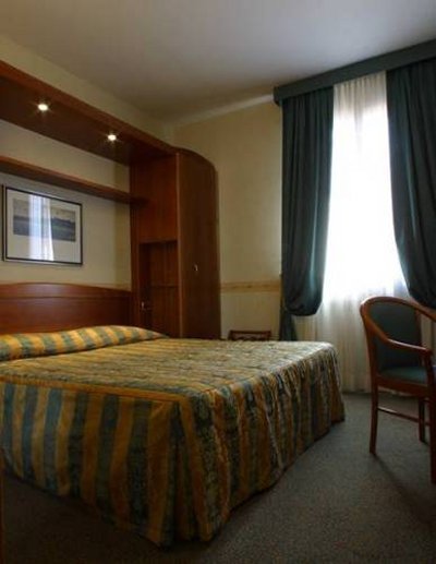 Hotel Holiday