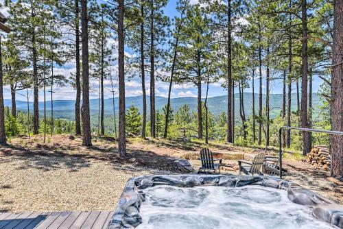 Custom Mountain Home Views, Hot Tub And Fire Pit!