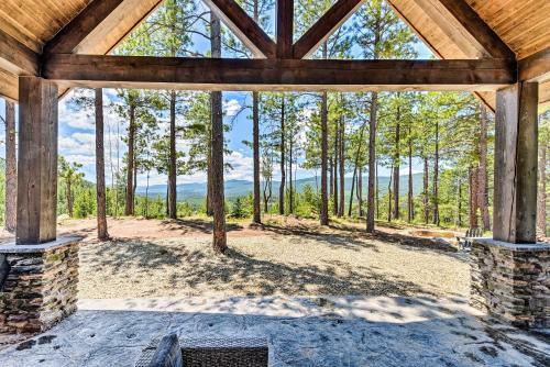 Custom Mountain Home Views, Hot Tub And Fire Pit!