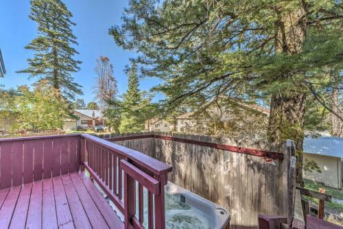 Charming Cloudcroft Cabin With Private Hot Tub!