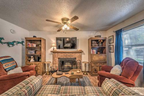 Charming Cloudcroft Cabin With Private Hot Tub!