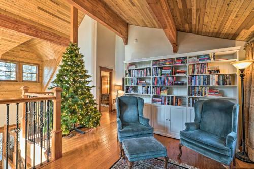 Grinning Bear Lodge With Deck, 5mi To Resort!