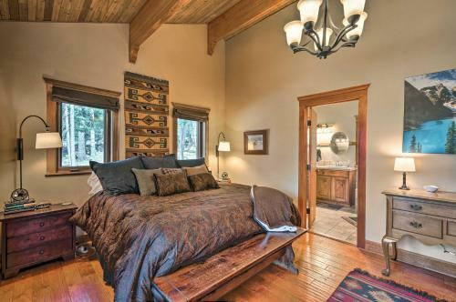 Grinning Bear Lodge With Deck, 5mi To Resort!