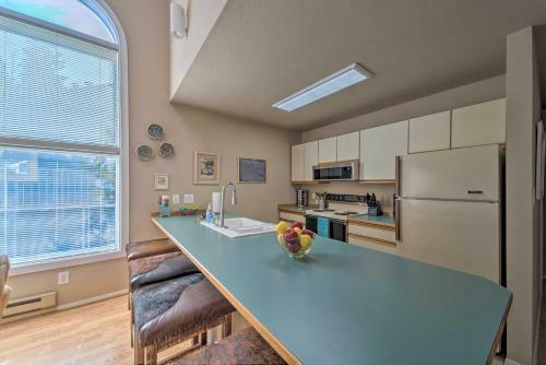 Cloudcroft Townhome With Deck, 1 Mi To Burro Ave