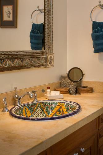 Bed & Breakfast Casa Blanca Inn And Suites