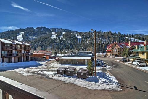 Red River Home With 2 Balconies - 1 Block To Main St!