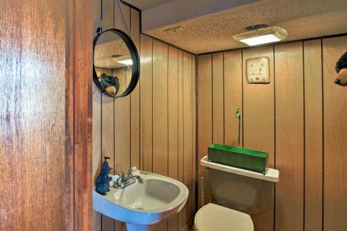 Ruidoso Downs Cabin With Deck Less Than 3 Miles To Race Track