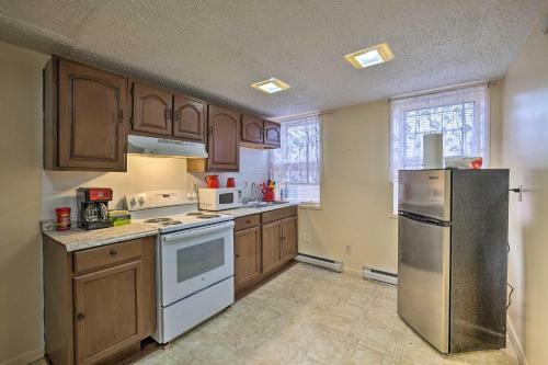 Albany Apartment Steps From The New York Capital
