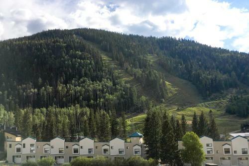 Apartamento Updated Mountainside Condo With Hot Tub Condo