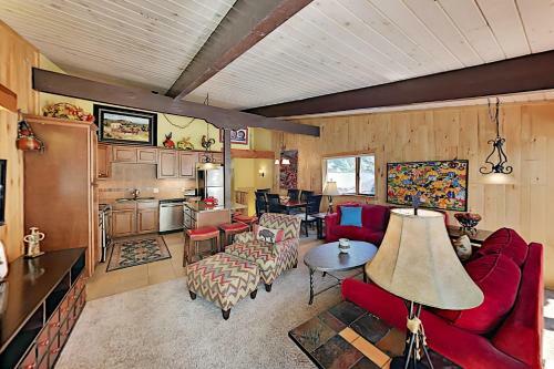 Apartamento Updated Mountainside Condo With Hot Tub Condo