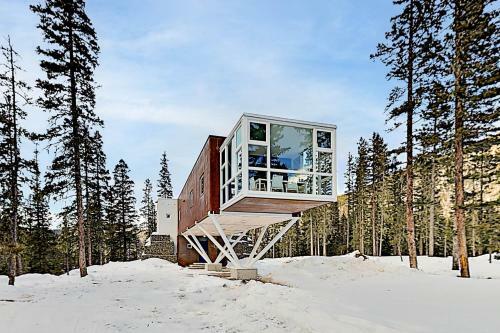 Modern Home - Sunroom, Big Views - Walk To Lift Home