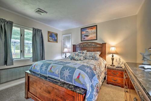 Quiet Home With Beach Access On Great Sacandaga Lake