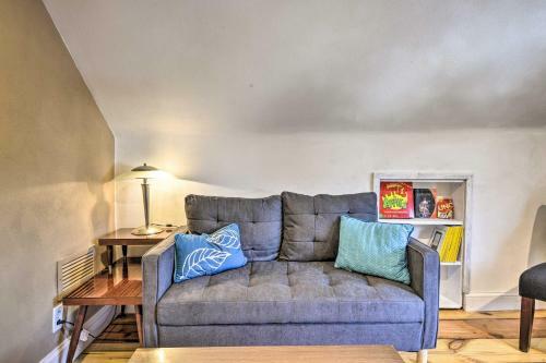 Charming Apartment With Deck, 5 Miles To Campus!