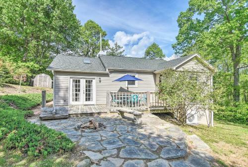 Arden Cottage With Fire Pit - 11 Mi To Asheville
