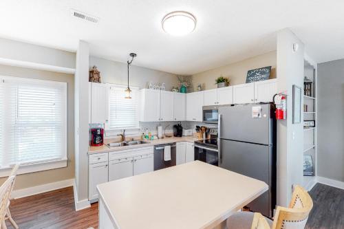 41057-2 Hwy 12 Islander Condo