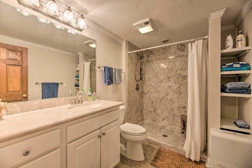 Charming Retreat With Water View, Walk To Downtown