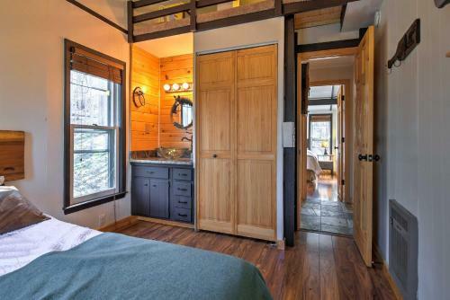 Cozy Beech Mountain Family Retreat With 2 Decks!