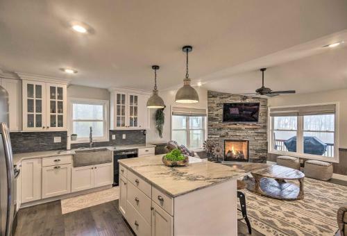 Ski-in And Ski-out Beech Mountain Cabin With Deck!