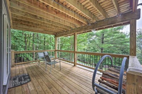 Beech Mountain Retreat With 2 Decks And Mtn View!