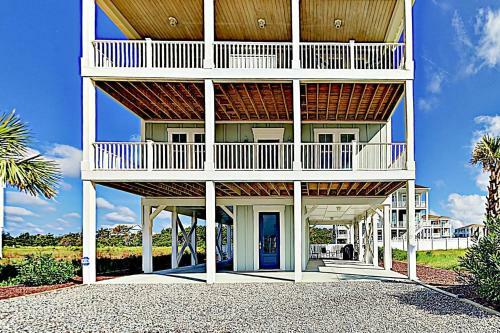 Chic Coastal Home With Pool, Ocean Views, Near Beach Home