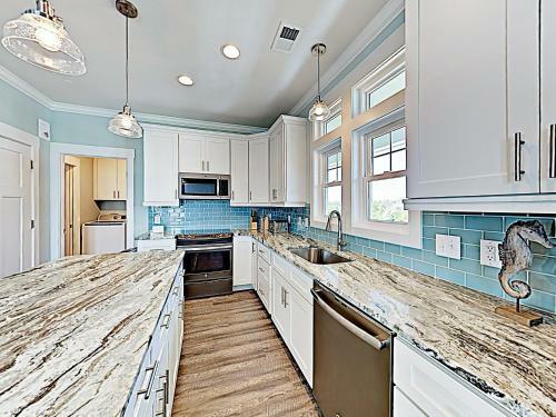 Chic Coastal Home With Pool, Ocean Views, Near Beach Home