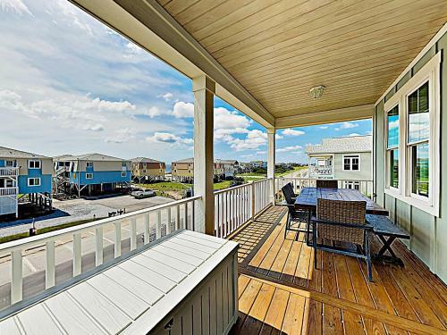 Chic Coastal Home With Pool, Ocean Views, Near Beach Home