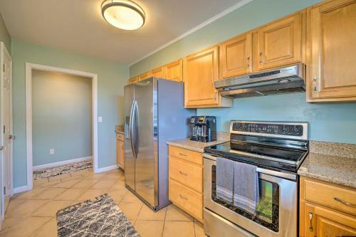 Coastal Hideaway - 0 7 Mi To Beach And Boardwalk!