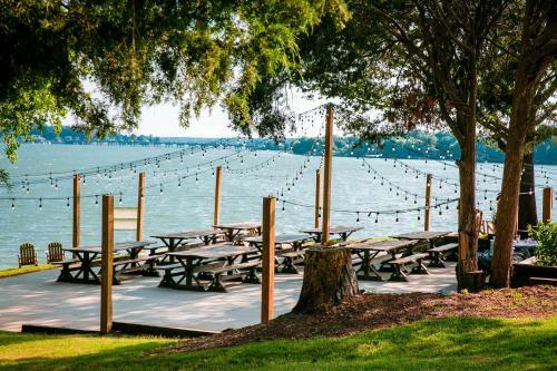 Waterfront Two Bedroom #14 At Long Cove Resort