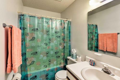 Apartamento Emerald Isle Condo With Pool And Ocean Views!