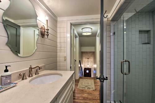 Mirror Lake Cottage With Private Deck, Waterfall