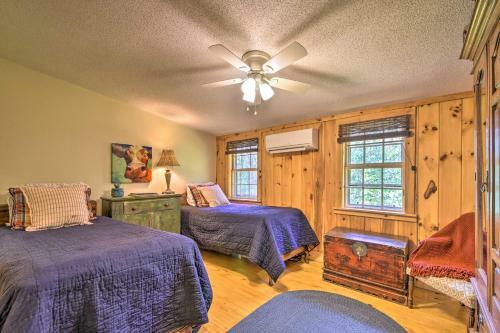 Charming Cottage With Deck - 1 5 Mi To Downtown