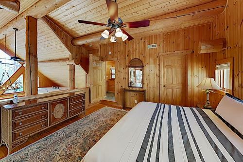 Lake Lure Waterfront At Rumbling Bald With Docks, Views And Use Home