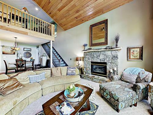 New Listing! Pisgah Cottage - Mountain Hideaway Home