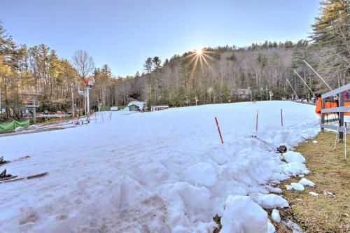 Updated Sapphire Resort Cottage, Walk To Ski Slope