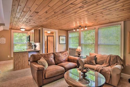 Apartamento Cozy Couples Retreat At Blue Ridge Loft!