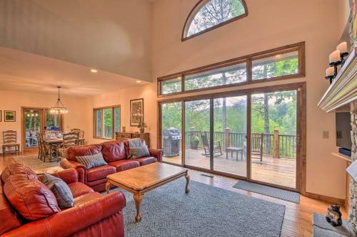 Quiet Riverfront Escape With Deck And Fly Fishing