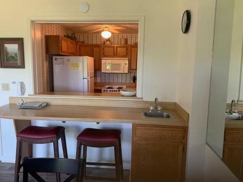 Sugar Ski & Country Club Unit 416