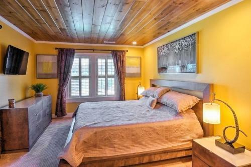 Remodeled Swannanoa Cottage With Sauna, Yardandfire Pit