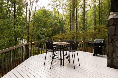 2 Bed 2 Bath Vacation Home In Whittier I