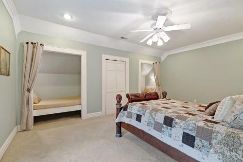 4 Bed 4 Bath Vacation Home In Whittier